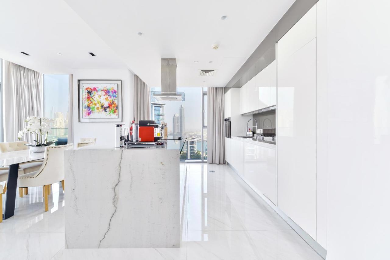 Spectacular 3 Bedroom Condo With Maids Room Facing The Dubai Eye Exterior photo