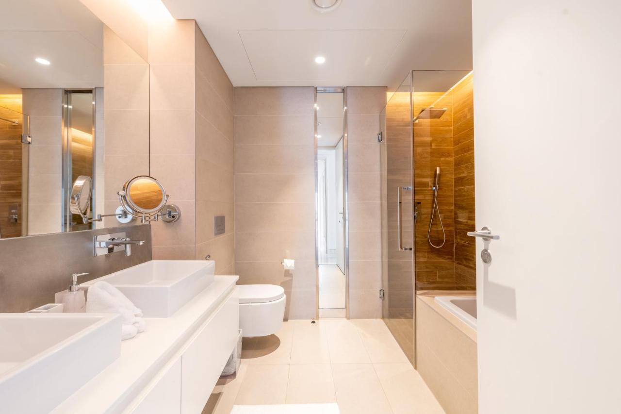 Spectacular 3 Bedroom Condo With Maids Room Facing The Dubai Eye Exterior photo
